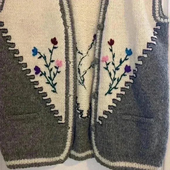 Stunning Wool Vest! - Picture 2 of 11